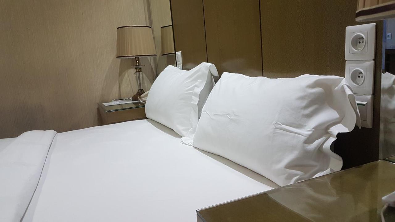 Edmond Hotel Brazzaville Esterno foto