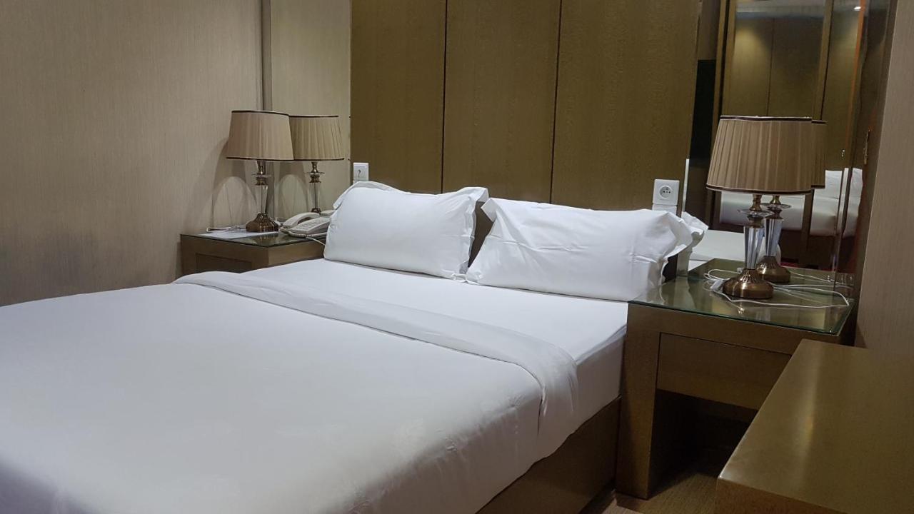 Edmond Hotel Brazzaville Esterno foto