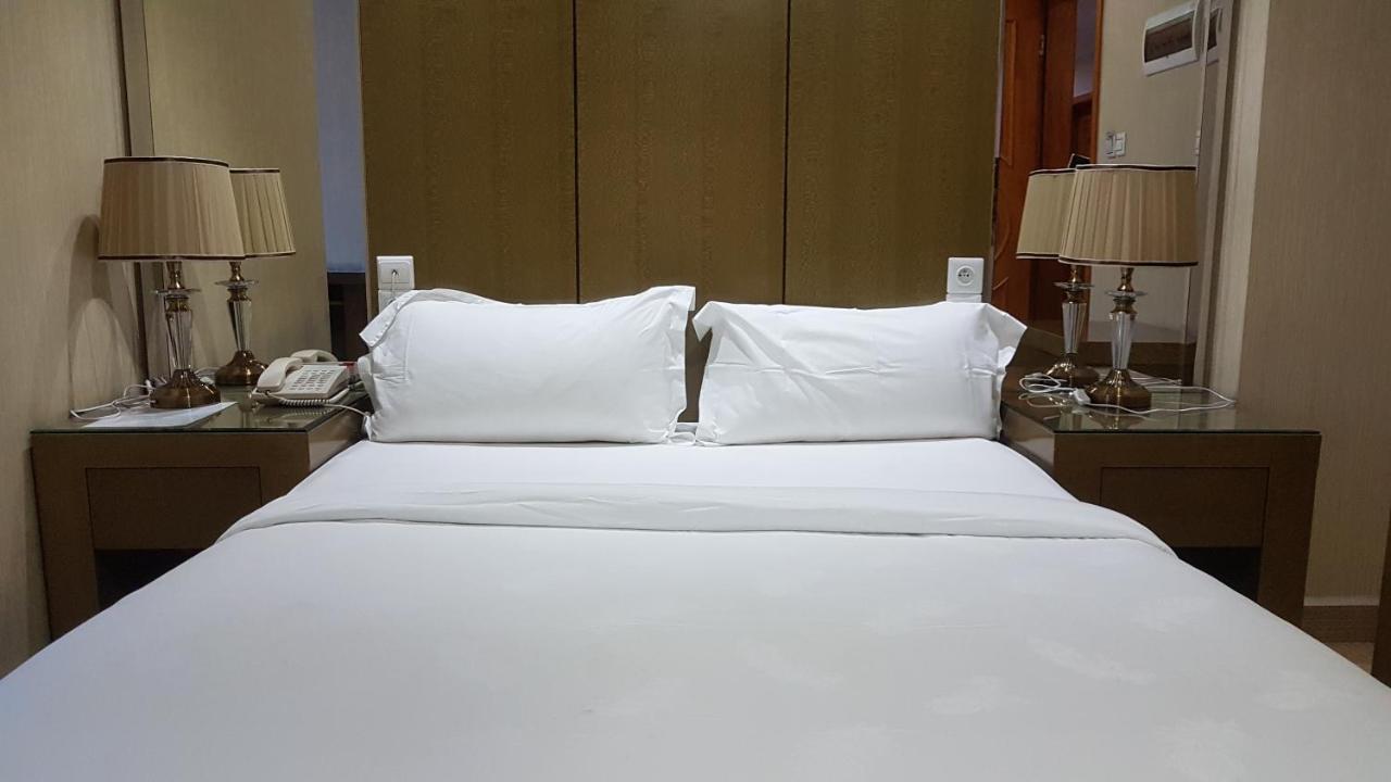 Edmond Hotel Brazzaville Esterno foto