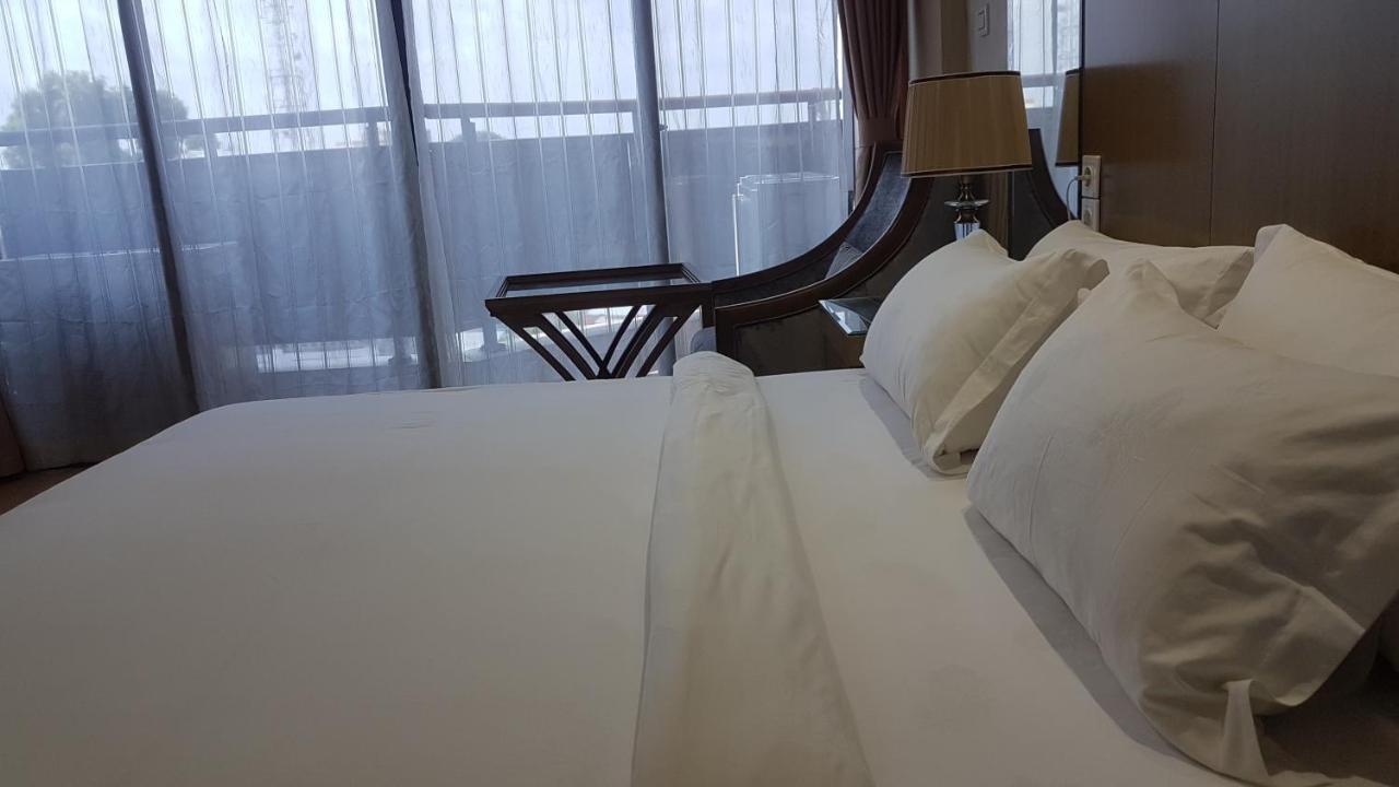 Edmond Hotel Brazzaville Esterno foto