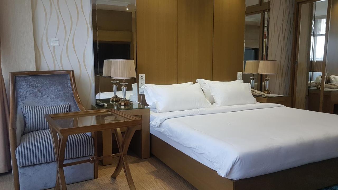 Edmond Hotel Brazzaville Esterno foto