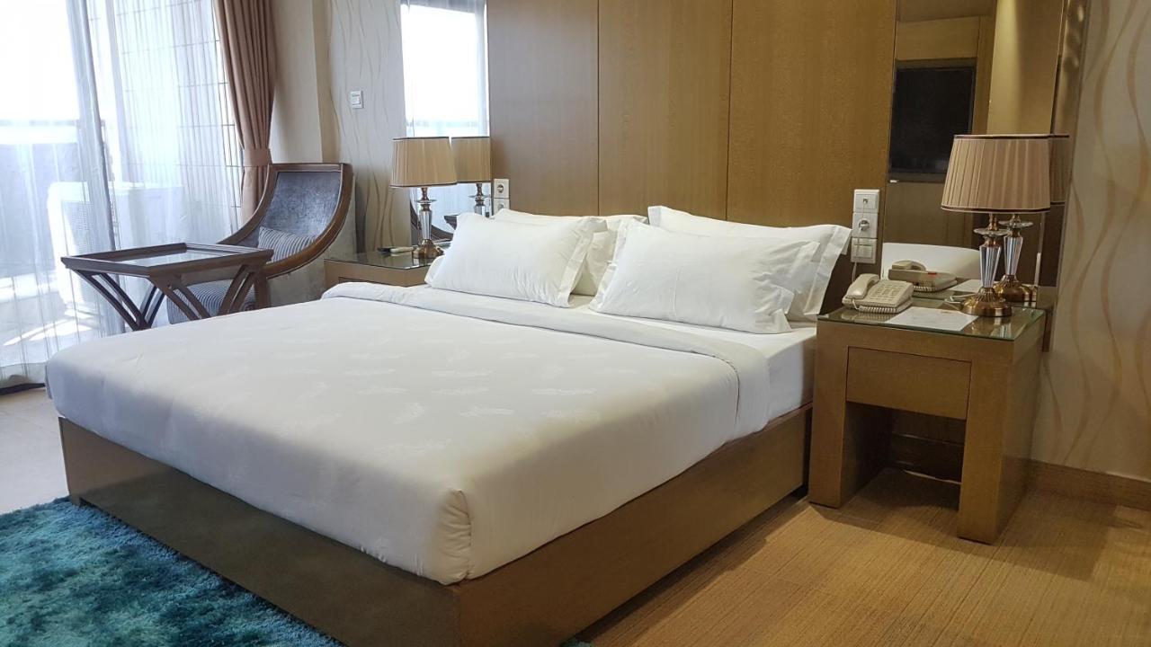 Edmond Hotel Brazzaville Esterno foto